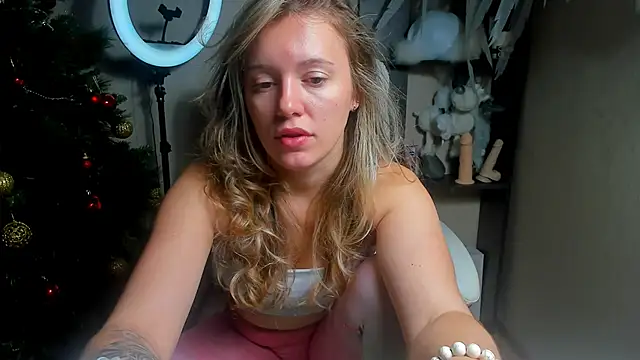 foxy_blond's cam snapshot