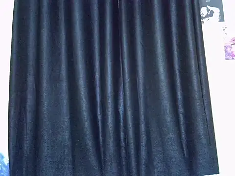 Horny-slut_'s cam snapshot