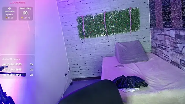 emma_petit07's cam snapshot