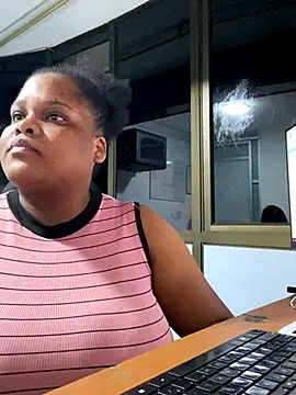 gabrielabrunette69's cam snapshot