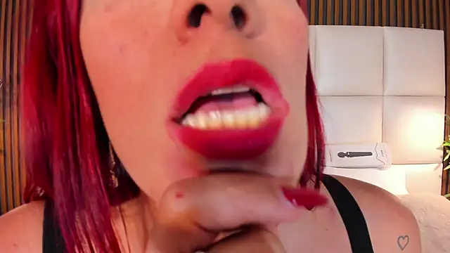 naughty_flower18's cam snapshot