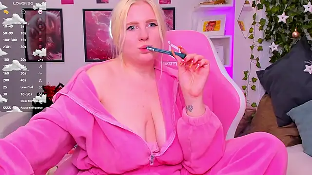 art_lovee's cam snapshot