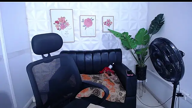 Valentinaa_mature live sex cam