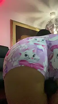 Milff_parkerrr's cam snapshot