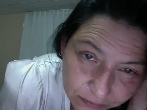 straichathot_08's cam snapshot