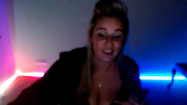 MystiqueMaven's cam snapshot