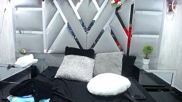 MonzerratBoyer's cam snapshot