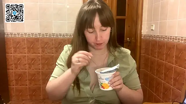 MaroonMoon_'s cam snapshot