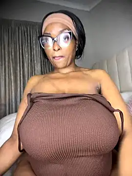 Bustygoddess32's cam snapshot