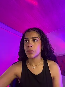 NINA_18_YEARS's cam snapshot