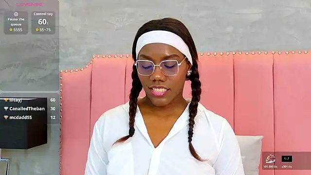 Alaia_Colins's cam snapshot