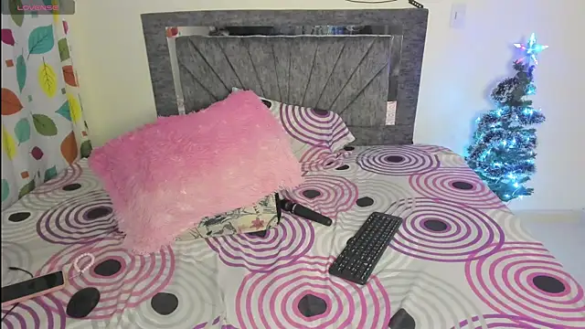 Laurasofia01's cam snapshot