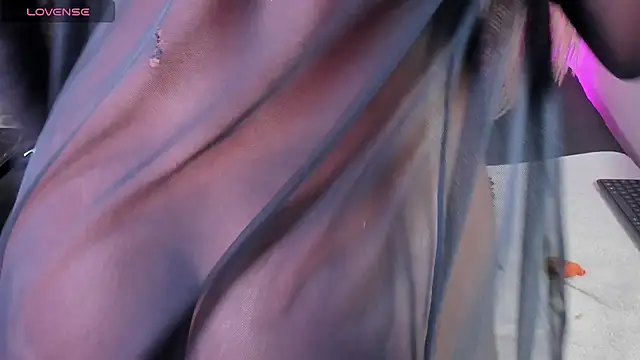 charis_hill's cam snapshot