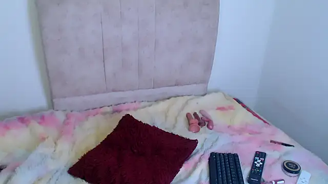 gatitaa777's cam snapshot