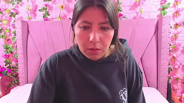 Alyy_Brown's cam snapshot