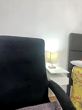 Zyrella live sex cam