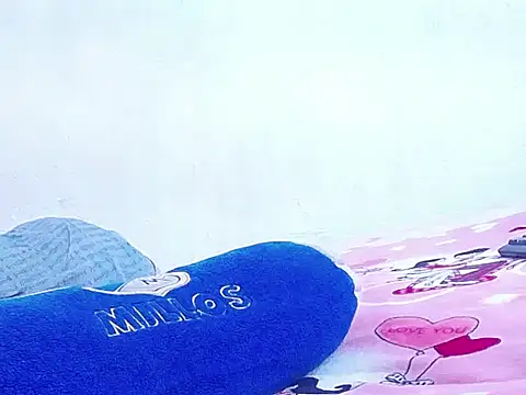 candy_dustano691's cam snapshot