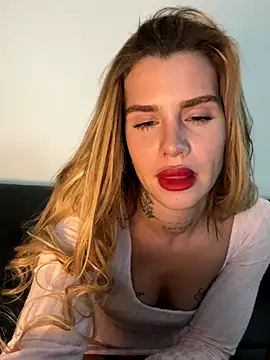 EmiliaCatalina's cam snapshot