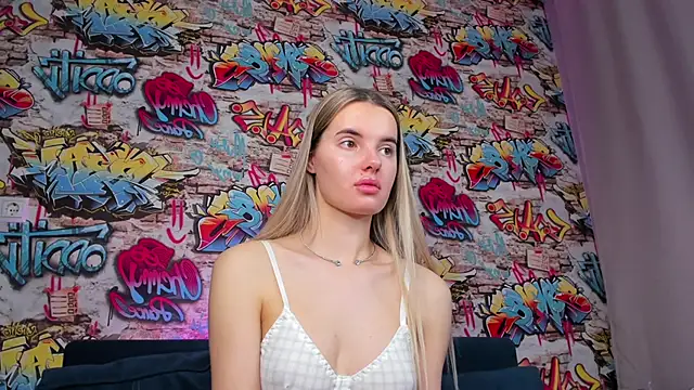 Erika_Carpenter's cam snapshot