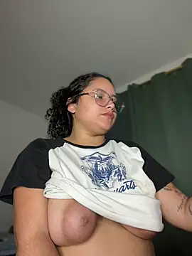 CurlyGirl_1's cam snapshot