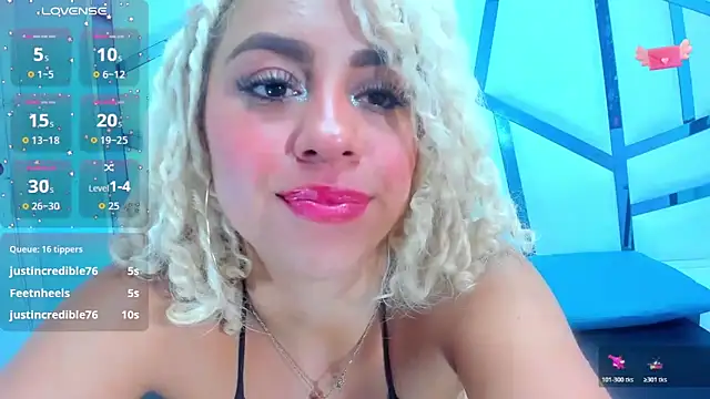 Lucy_White__'s cam snapshot