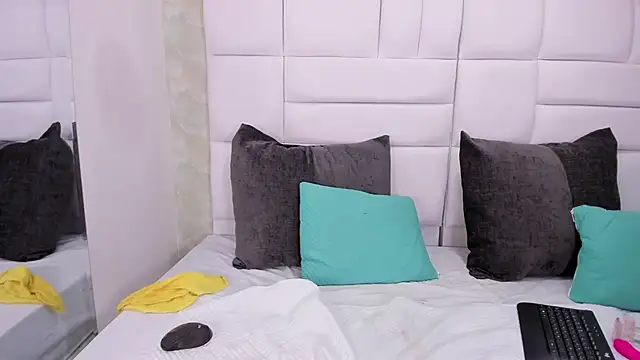 thalia_nichols live sex cam