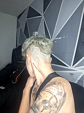 megan_cr's cam snapshot