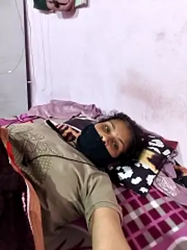 Indian-couple2025's cam snapshot