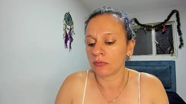 sofi_saliva2511's cam snapshot