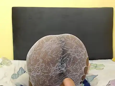 ChubbyBitch26's cam snapshot