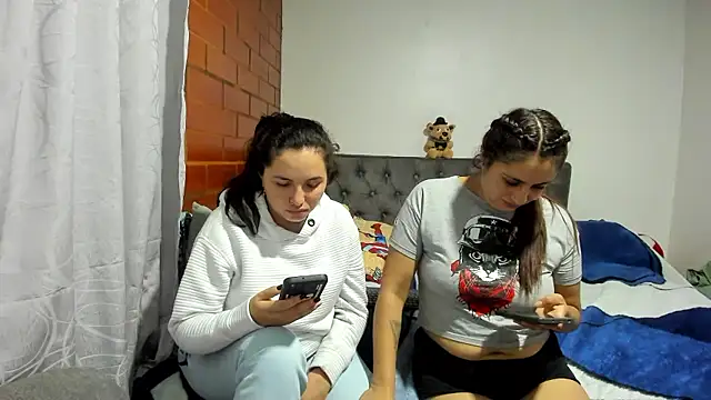 _girls_on_fire_ live sex cam