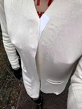 pink-mai's cam snapshot