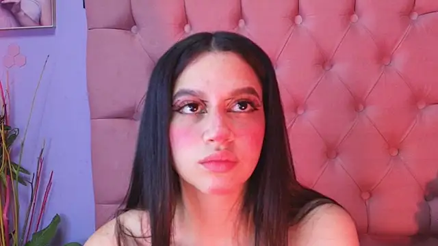 Megan_Luxe's cam snapshot