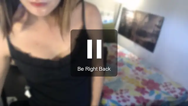 NinaDOM4CUM live sex cam