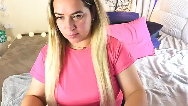 JuicyMillena's cam snapshot