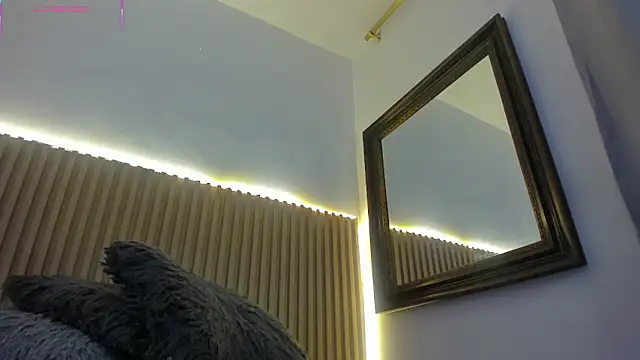 Annie_paradise17's cam snapshot