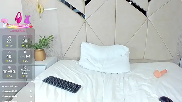 NathalieRoss1's cam snapshot