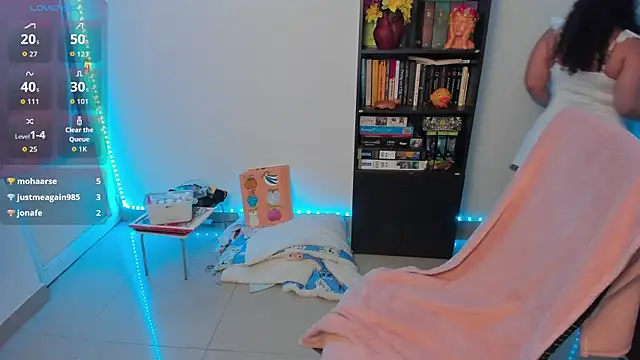 valen_smile_'s cam snapshot