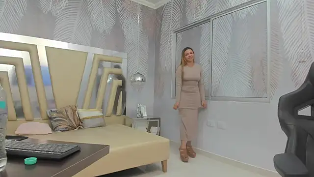 Nataly-Blonde's cam snapshot