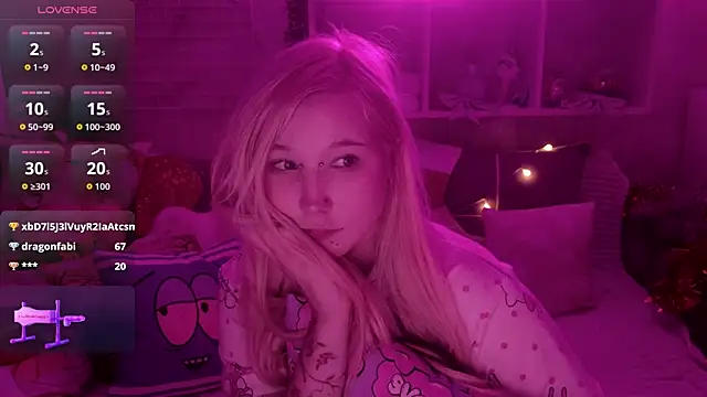 MeowkaKitty's cam snapshot