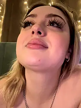 KellyMoors's cam snapshot