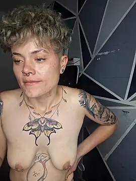 megan_cr's cam snapshot