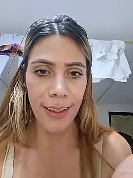 Elianasuarezz's cam snapshot