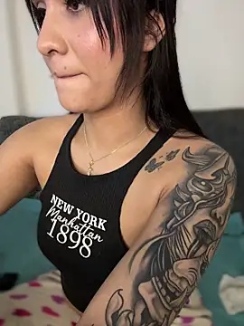 Isabella-Teen's cam snapshot