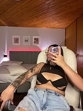 Maddy_Piink's cam snapshot