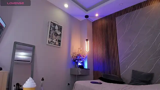 emma__rose1's cam snapshot