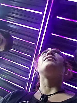 Eveeelyn25's cam snapshot