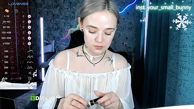 Your_small_bunny's cam snapshot