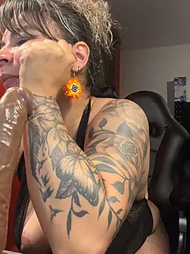 charlotedoll's cam snapshot