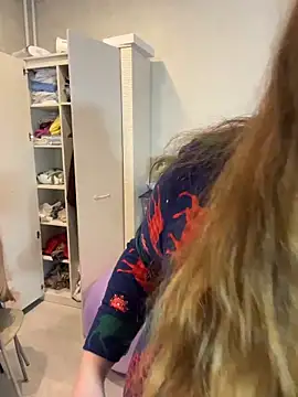 DienkaGreen's cam snapshot